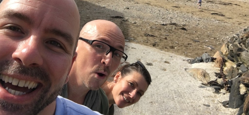 Guard of honour for family and&nbsp;dogs