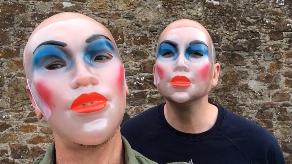 Baked Camembert & warm fruit topping for&nbsp;everyone